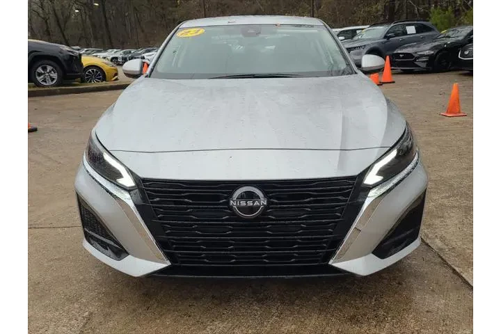 $19997 : Nissan Altima 2023 2.5 SV 4d image 5