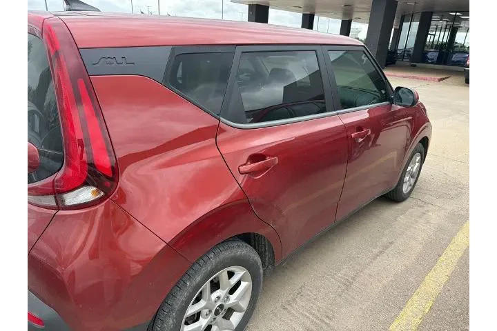 $15639 : Kia Soul 2022 S 4dr Crossove image 4