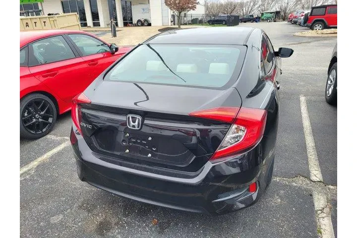$13750 : Honda Civic 2018 LX 4dr Seda image 5