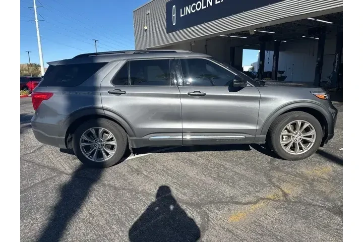 $27945 : Ford Explorer 2022 XLT 4dr S image 4