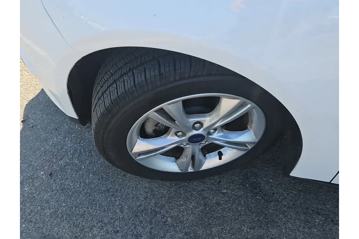 $6000 : Ford Focus 2014 SE 4dr Hatch image 3