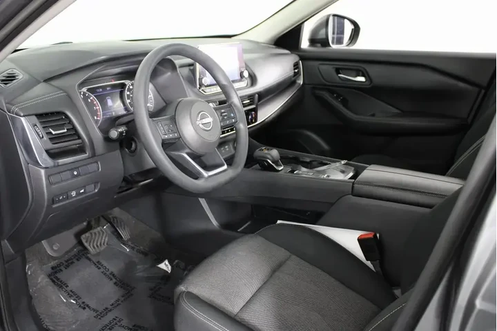 $21987 : Nissan Rogue 2024 SV 4dr Cro image 6