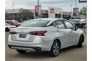 $13588 : Nissan Versa 2021 SV 4dr Sed thumbnail