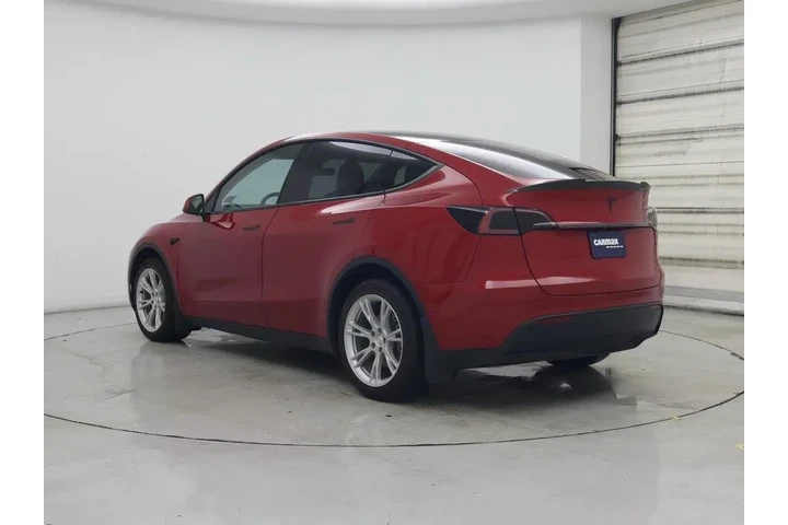 $31998 : Tesla Model Y 2023 AWD Long image 2