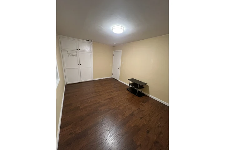 $850 : Se renta cuarto image 1