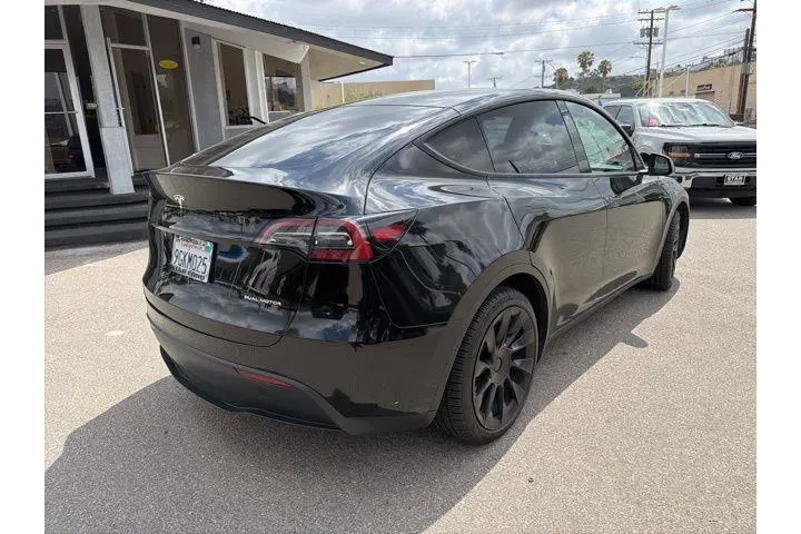 $31675 : Tesla Model Y 2023 AWD 4dr C image 7
