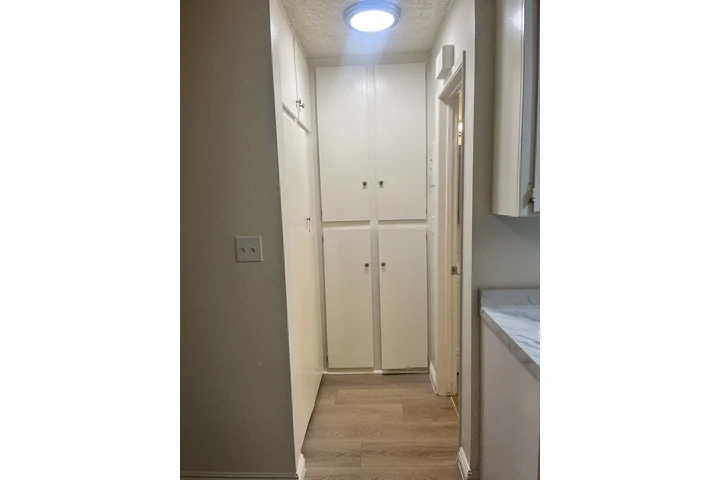 $1525 : Studio  for rent image 6