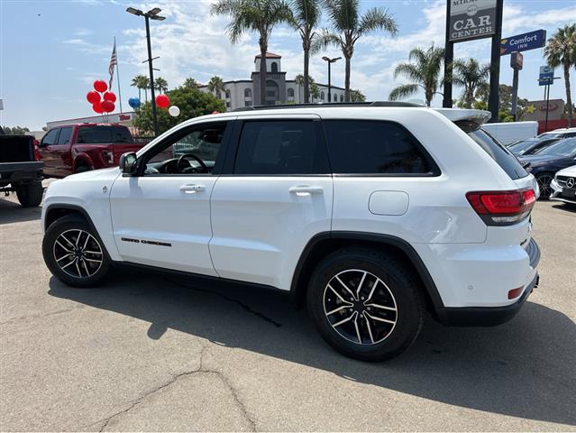 $29997 : 2021 Grand Cherokee Trailhawk image 4