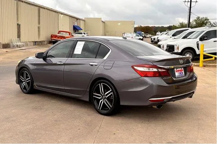 $19977 : Honda Accord 2016 Touring 4d image 6