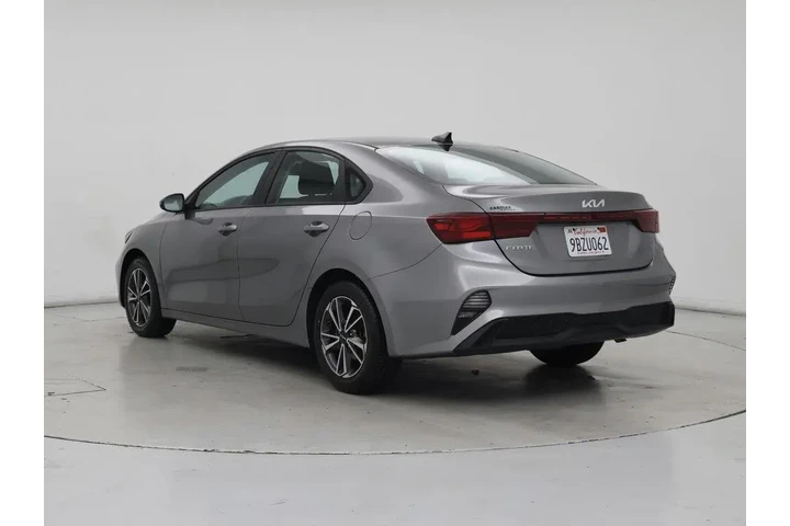 $14998 : Kia Forte 2022 LXS 4dr Sedan image 2