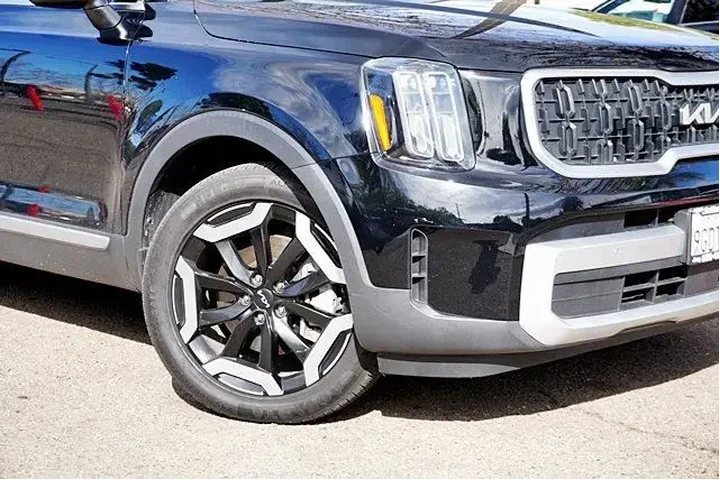 $30850 : Kia Telluride 2023 EX 4dr SU image 4