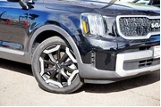 $30850 : Kia Telluride 2023 EX 4dr SU thumbnail