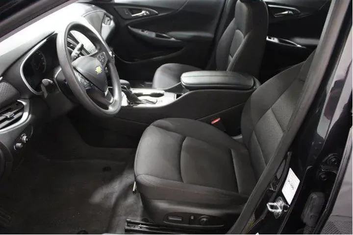 $20902 : Chevrolet Malibu 2023 LT 4dr image 9