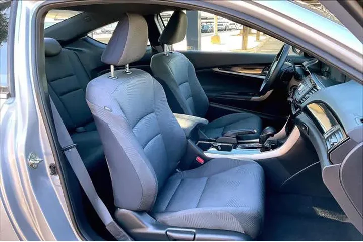 $13992 : Honda Accord 2017 LX-S 2dr C image 7