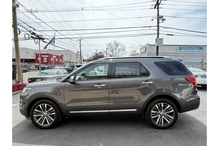 $9799 : 2017 Explorer Platinum image 7