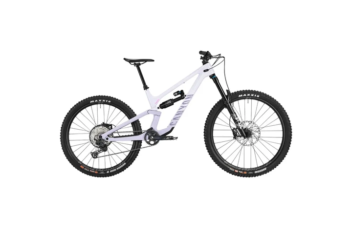 $2700 : 2025 Canyon Torque CF 8 Mtb image 1