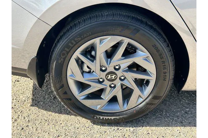 $19990 : Hyundai ELANTRA 2024 SEL 4dr image 10