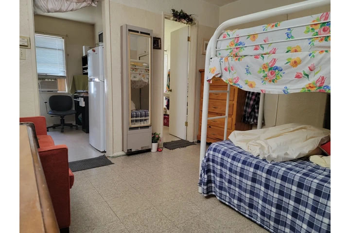 $550 : Se Conparte Studio image 1