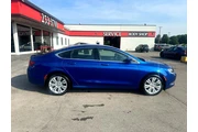 2015 200 4dr Sdn Limited FWD en Lexington