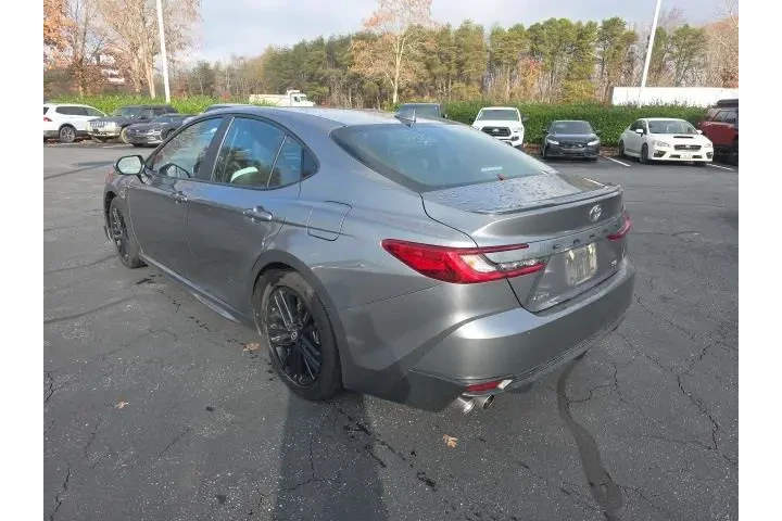 $27992 : Toyota Camry 2025 SE 4dr Sed image 6