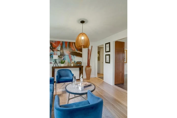 $1500 : HOUSE FOR RENT image 3