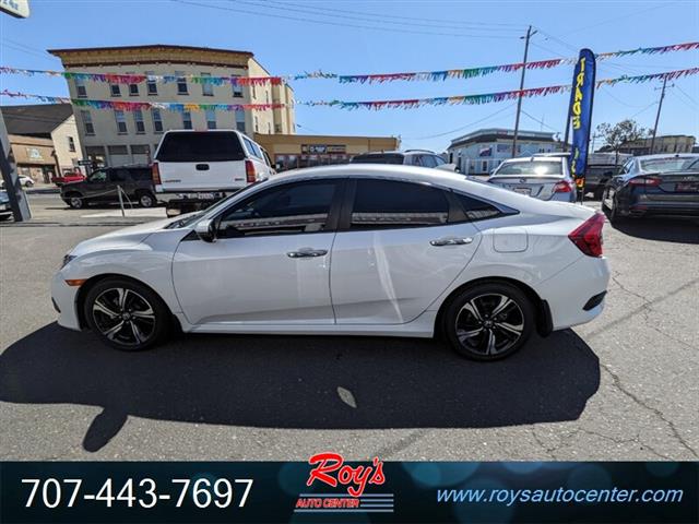 $23995 : 2017 Civic Touring Sedan image 4