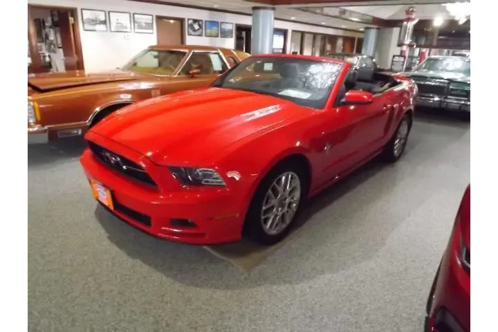 $12985 : Ford Mustang 2013 V6 2dr Con image 1