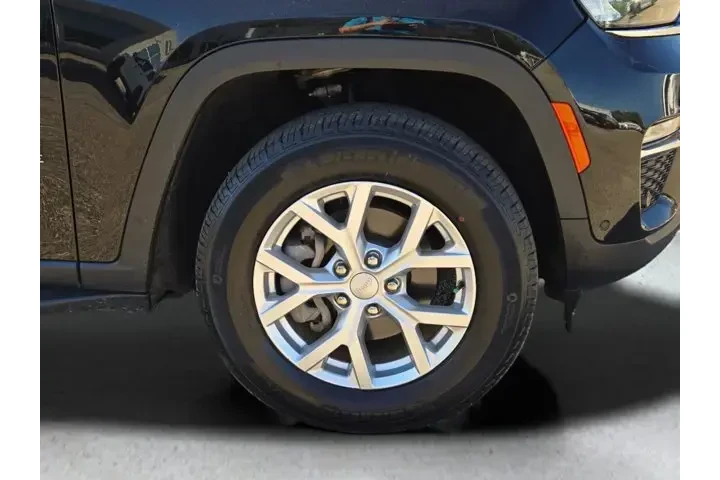 $29995 : Jeep Grand Cherokee 2023 4x2 image 4