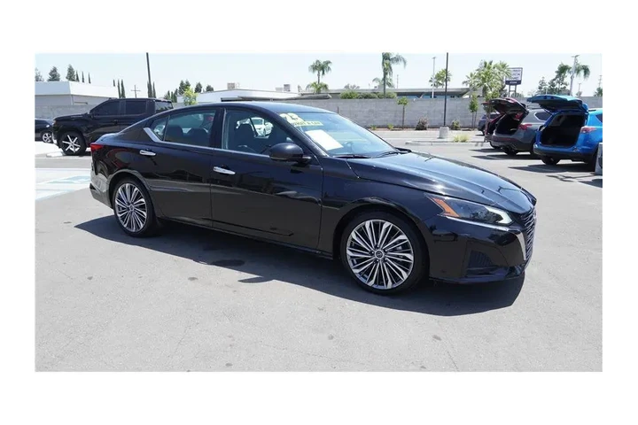 $20784 : 2023 Altima 2.5 SL image 4