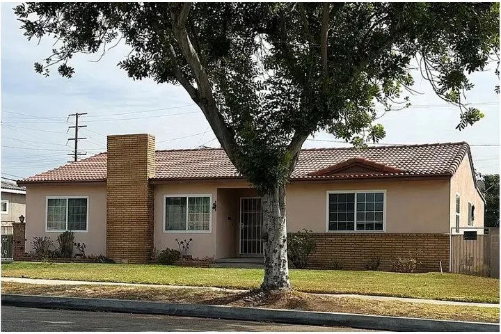 $1770 : This 2-bedrooms and 1-bathroom image 1