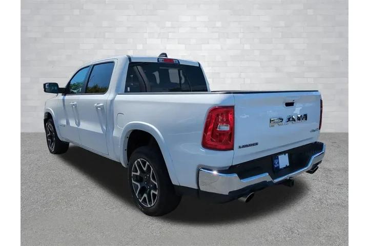 $38996 : Ram 1500 2025 4x4 Laramie 4d image 6