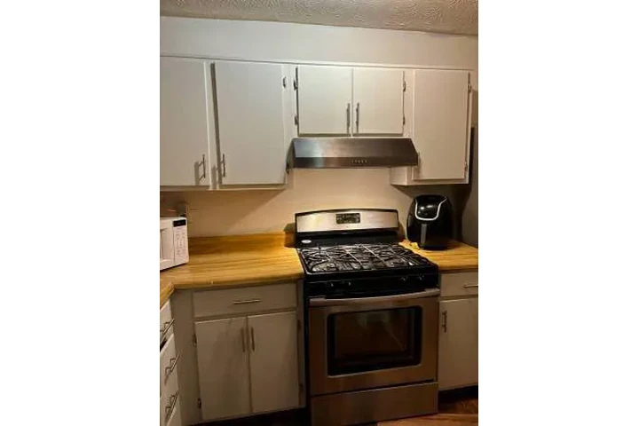 $600 : CUARTO ENRENTA image 5