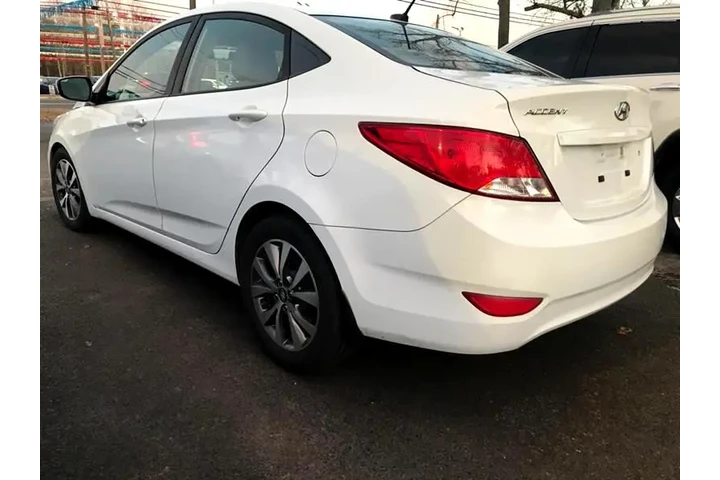 $8499 : 2017 Accent image 3