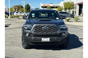 $32750 : Toyota Tacoma 2022 4x2 TRD S thumbnail