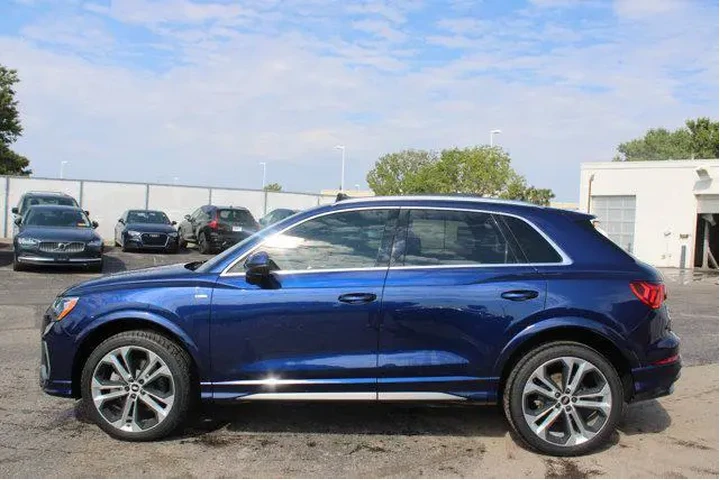 $22923 : Audi Q3 2021 AWD quattro S l image 8