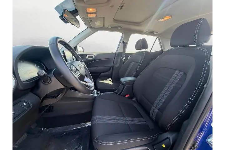 $21509 : Hyundai VENUE 2025 SEL 4dr C image 9