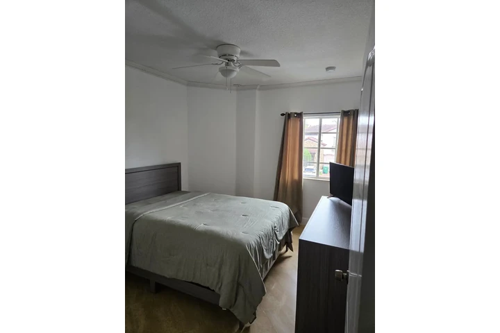 $750 : Rento cuarto image 2