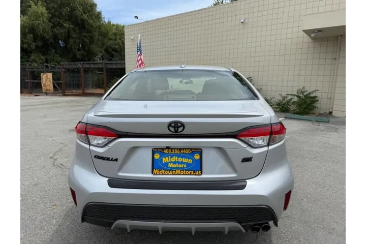 2021 Corolla SE image 8