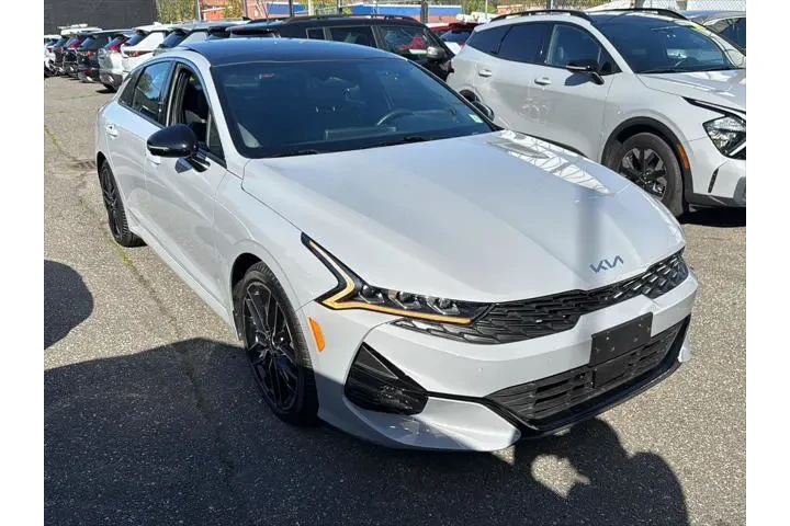 $26990 : Kia K5 2023 GT 4dr Sedan image 8