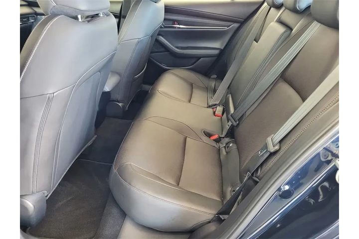 $21899 : 2019 3 Premium image 8