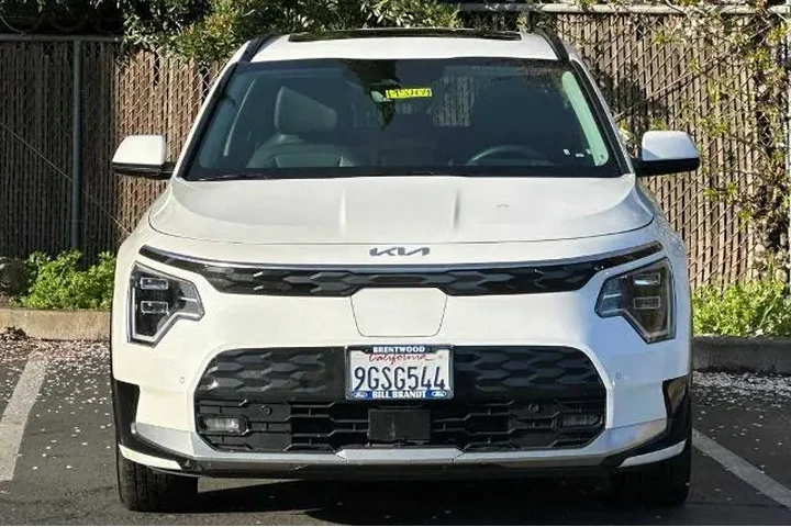 $22100 : Kia Niro EV 2023 Wave 4dr Cr image 6