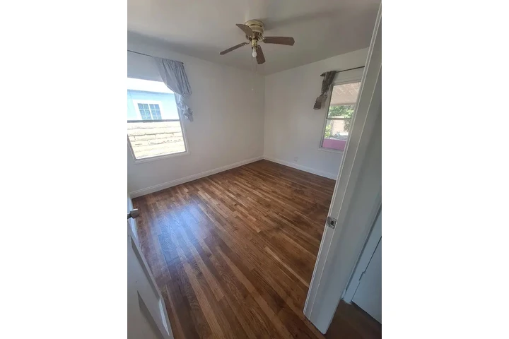 $900 : Beautiful Home...LAKEWOOD,CA image 3