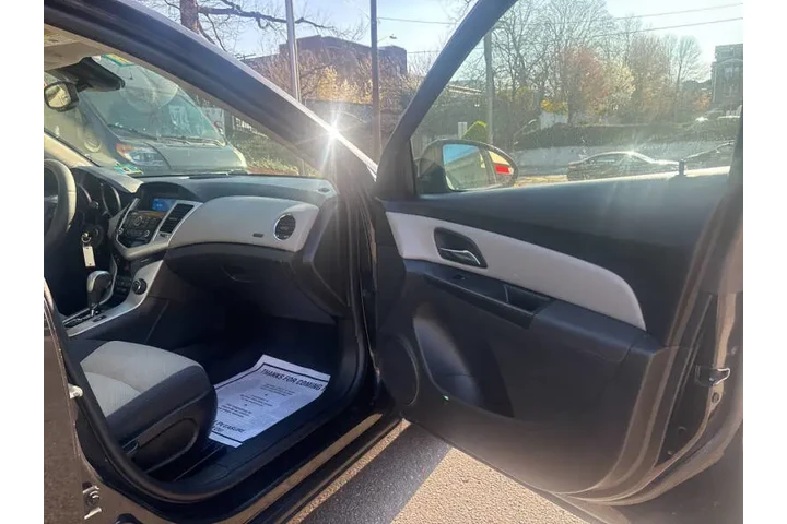 $4999 : 2012 Cruze LS image 8