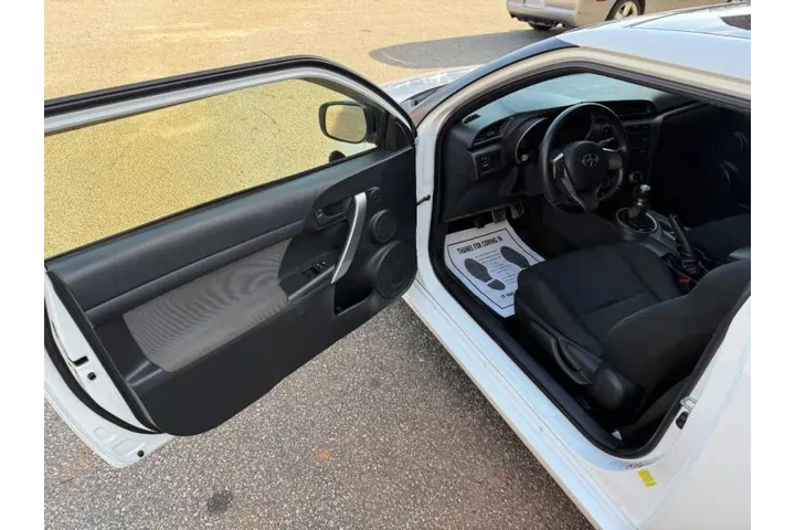 $8999 : 2013 tC image 9
