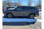 $34729 : Toyota Highlander 2022 XLE 4 thumbnail