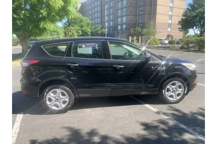 $7995 : 2017 Escape S image 7