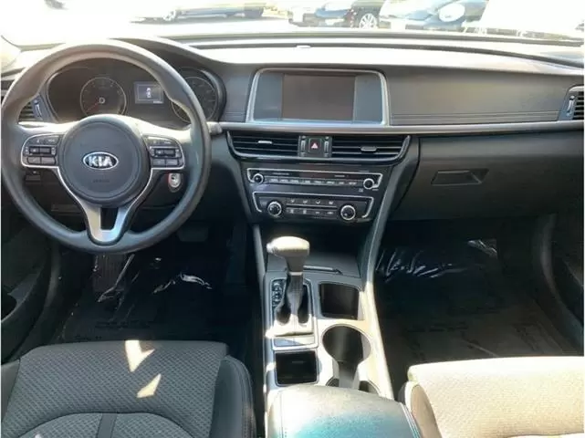 $19995 : 2018 Kia Optima image 4