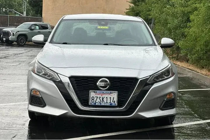 $17498 : Nissan Altima 2022 2.5 SV 4d image 5