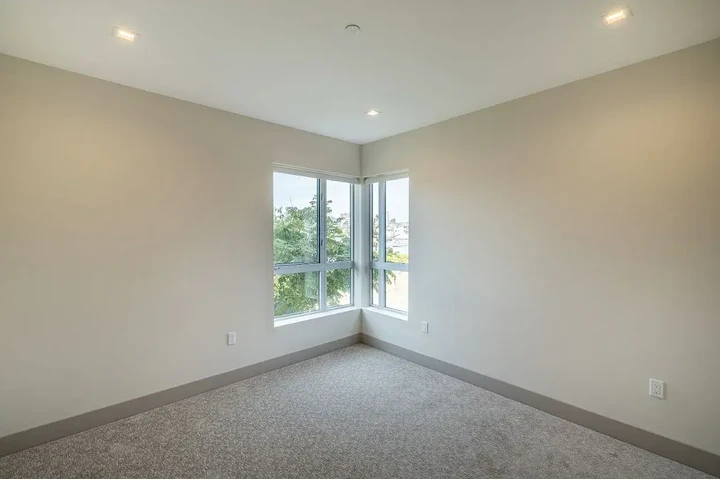 $1270 : Apartamento moderno en renta image 3
