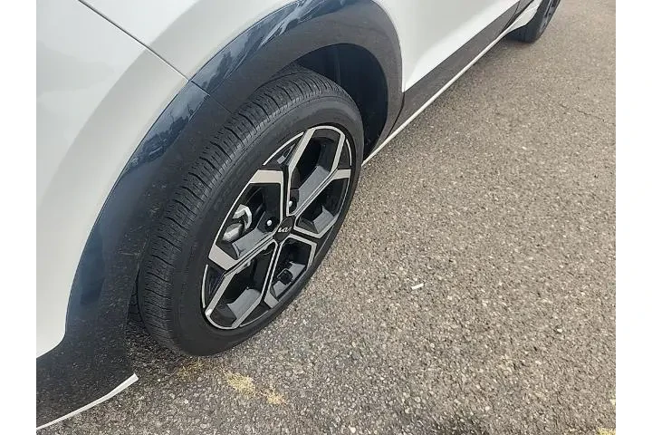 $25491 : Kia Niro 2023 EX 4dr Crossov image 6